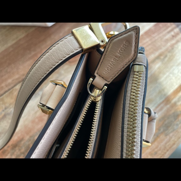 LIMITED EDITION: Michael Kors Collection Purse 
CASEY SM SATCHEL - Picture 7 of 11